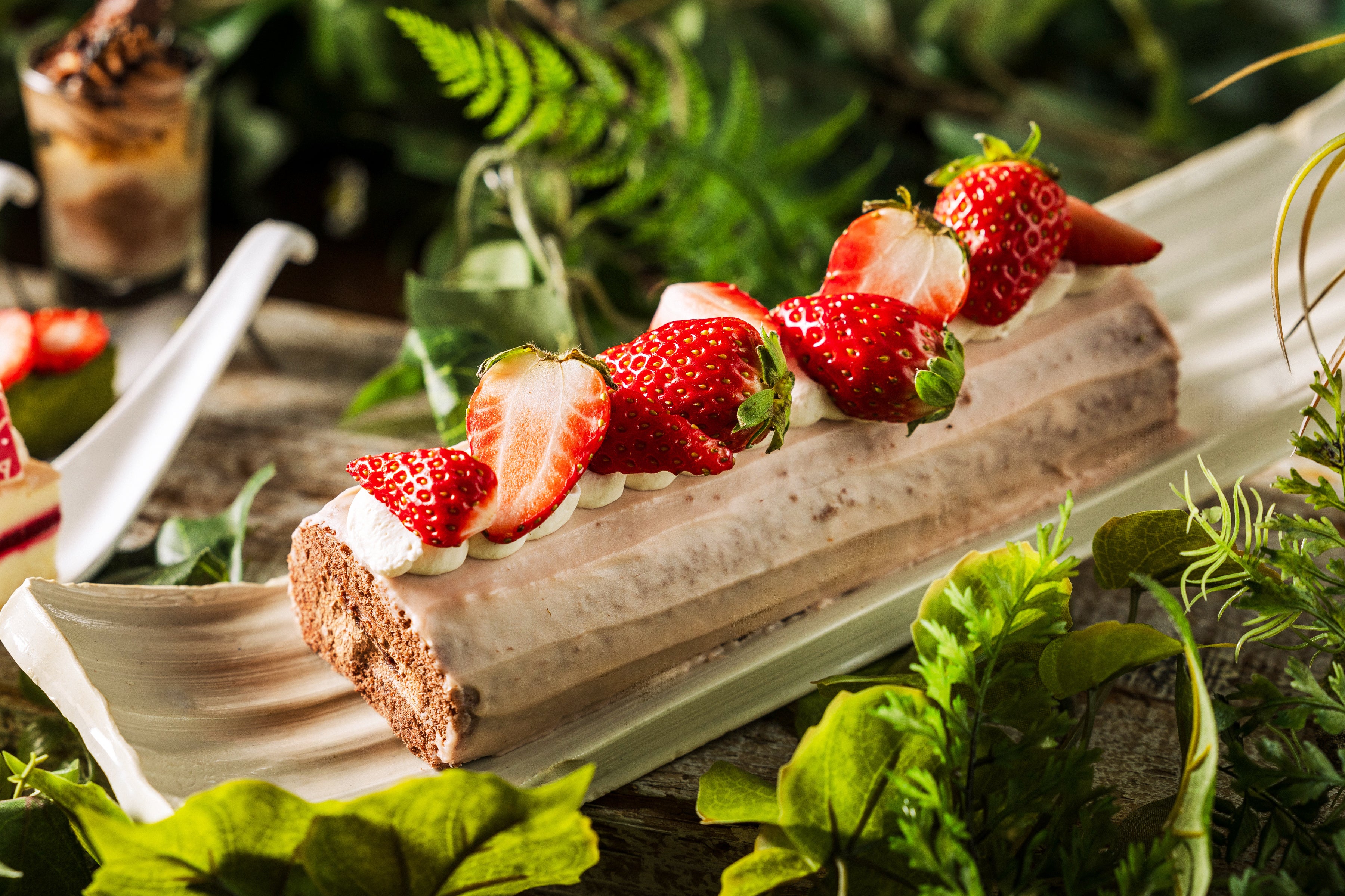 草莓巧克力卷蛋糕